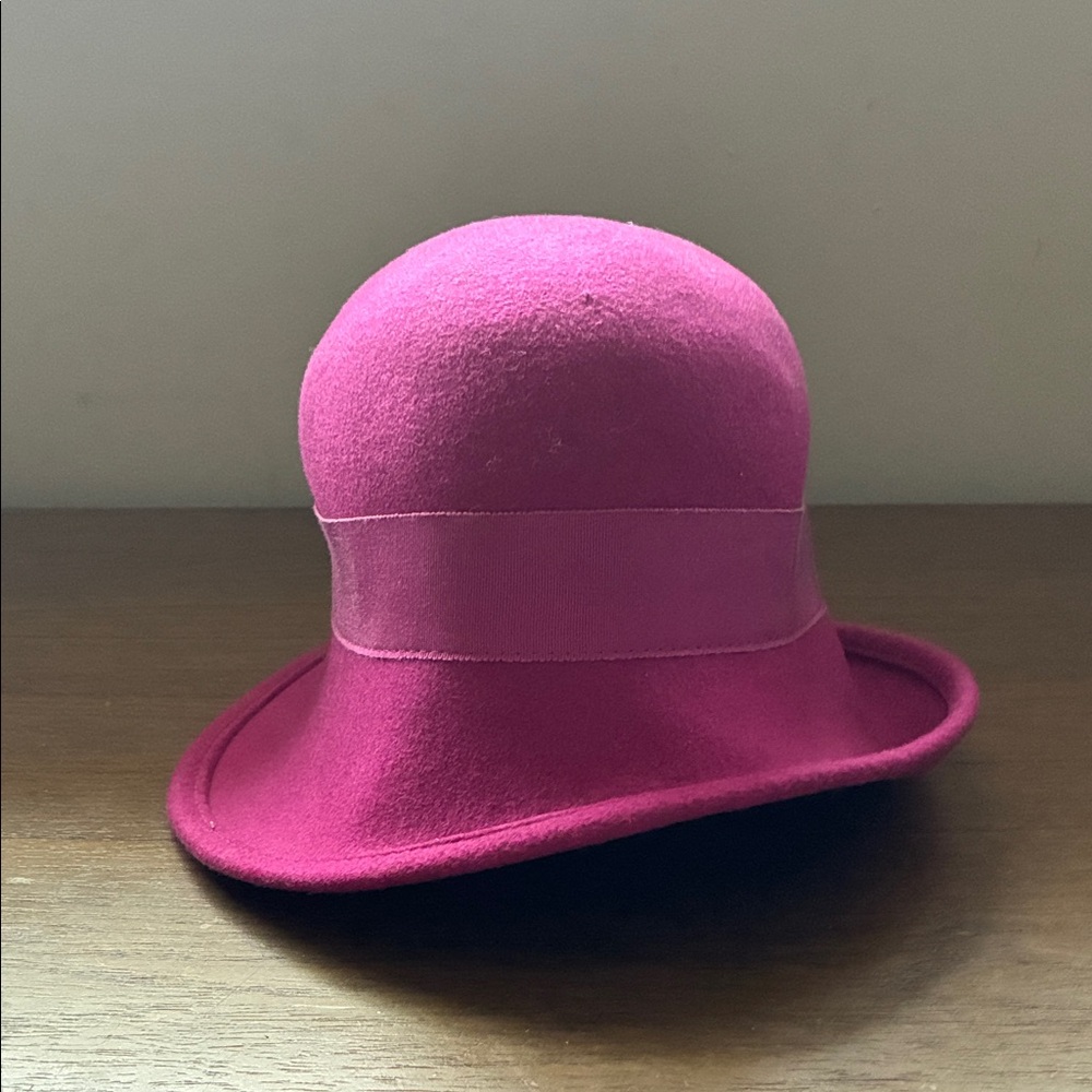 M’sieu Leon Women's Cloche Hat
